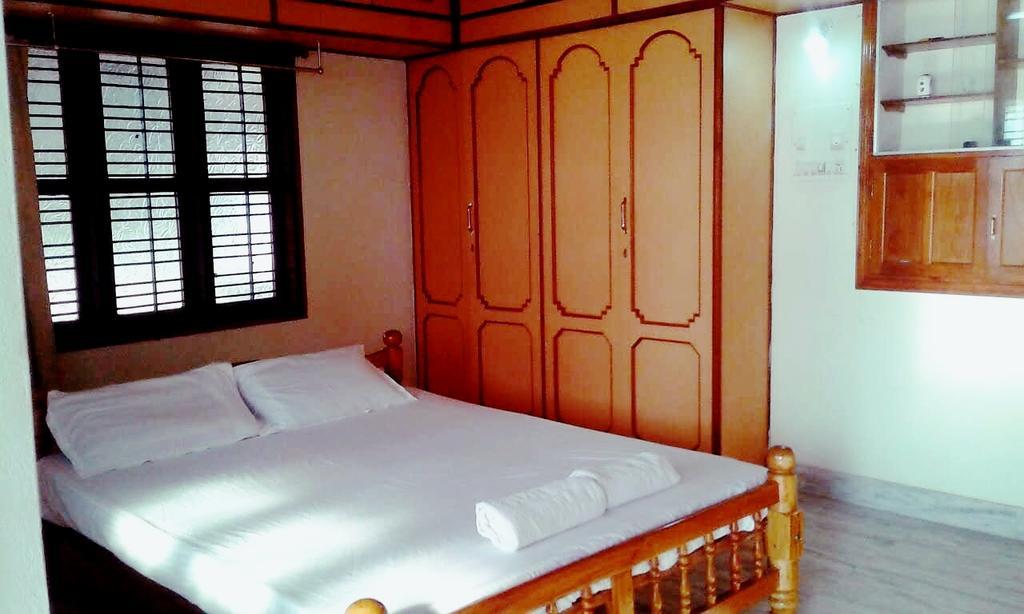 Nisarga Nirvana River House 门格洛尔 外观 照片