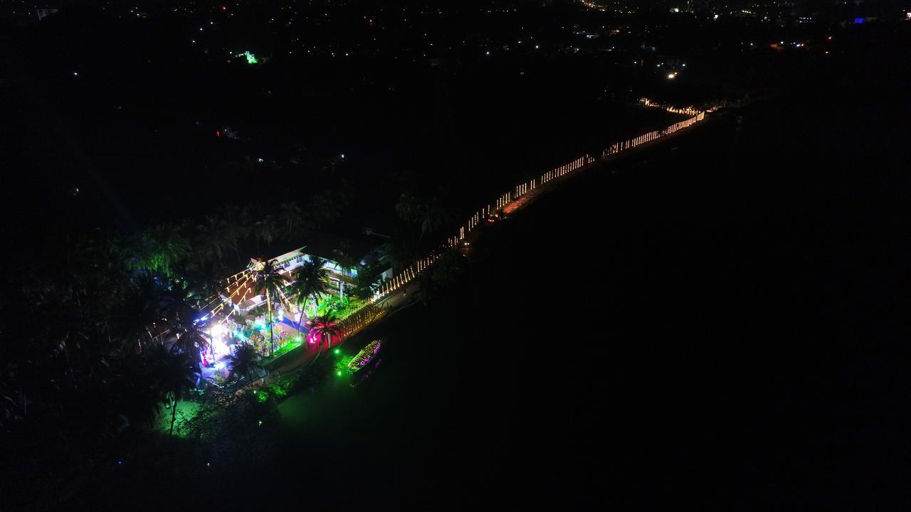 Nisarga Nirvana River House 门格洛尔 外观 照片